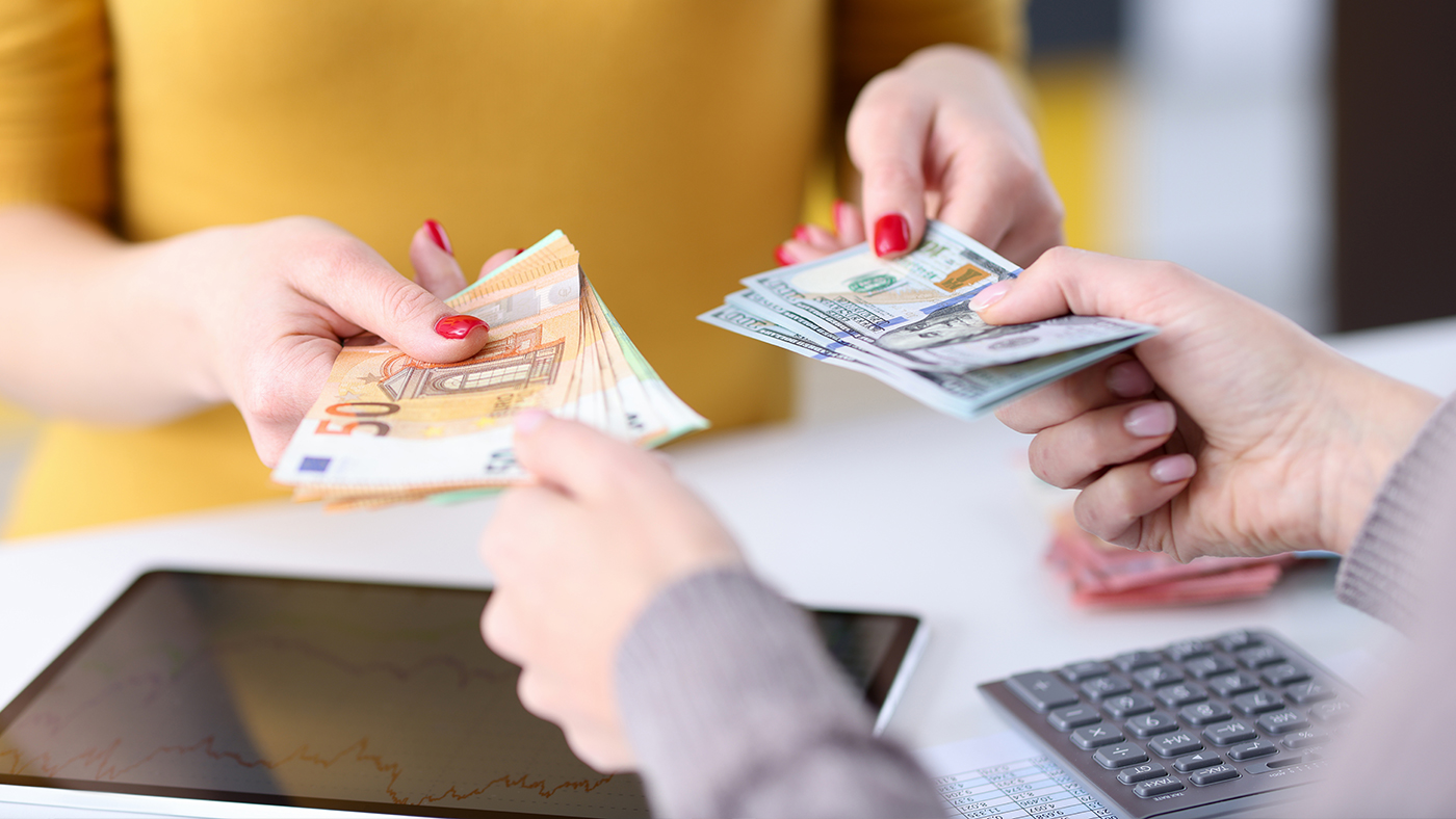 Mesa de dinero y cambios